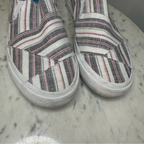 Blowfish Slip On Sneakers Size 8.5 M striped Canvas Upper shoes - Picture 5 of 8